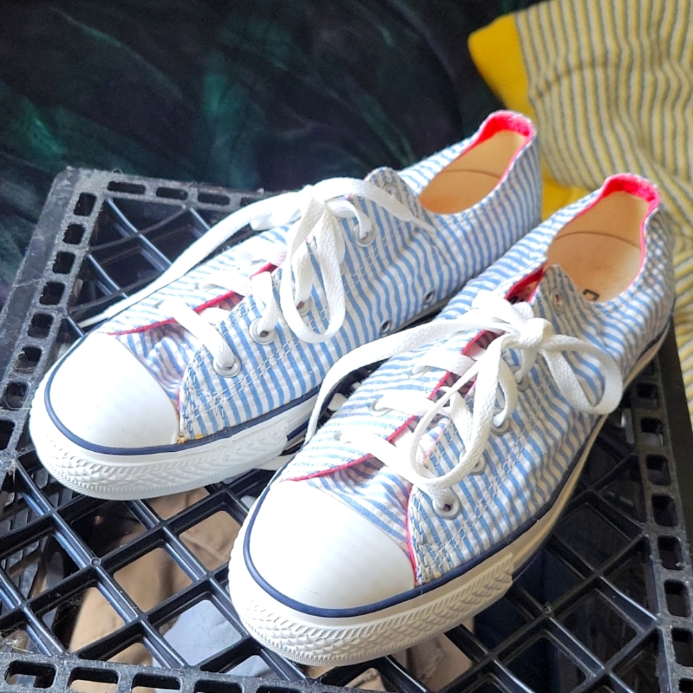 striped converse